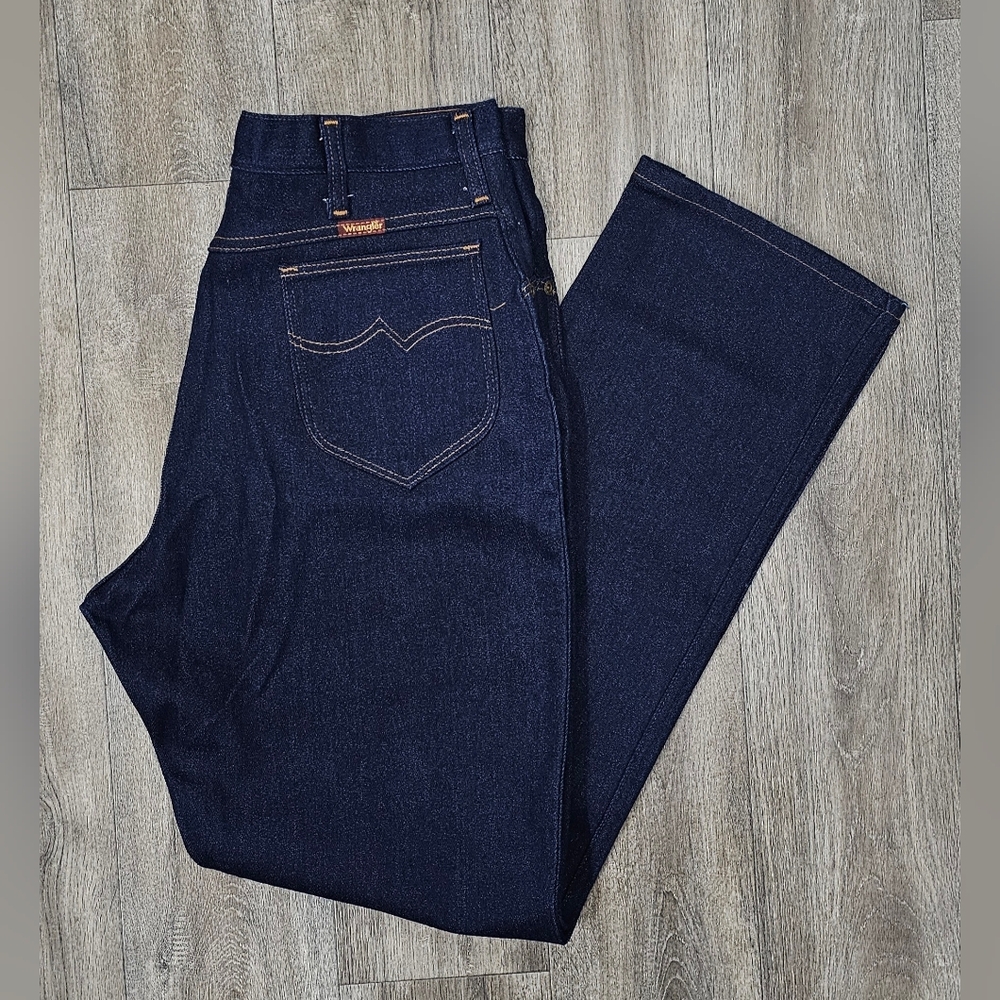 Women's Vintage Wrangler Essential Straight Leg Jeans-Size 18x32 *NWOT*